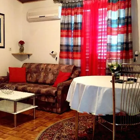 Apartment 5486a